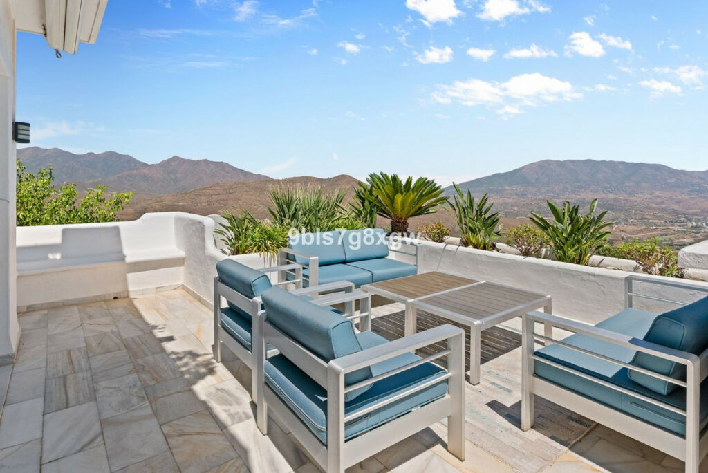 Middle Floor Apartment La Mairena Málaga - image 30
