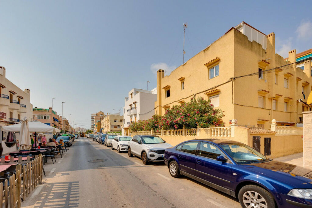 Middle Floor Apartment La Mata Alicante - image 30