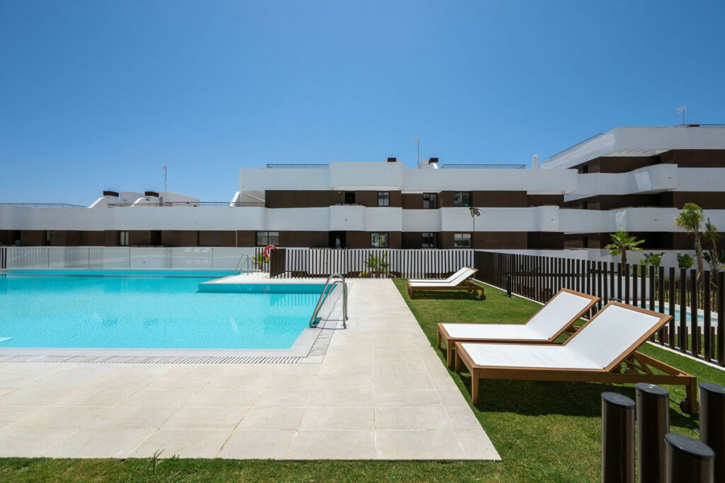 Middle Floor Apartment Estepona Málaga - image 30