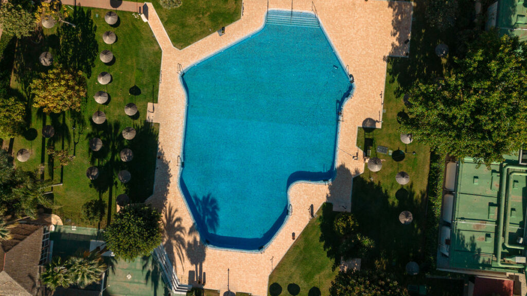 Middle Floor Apartment Playamar Málaga - image 30