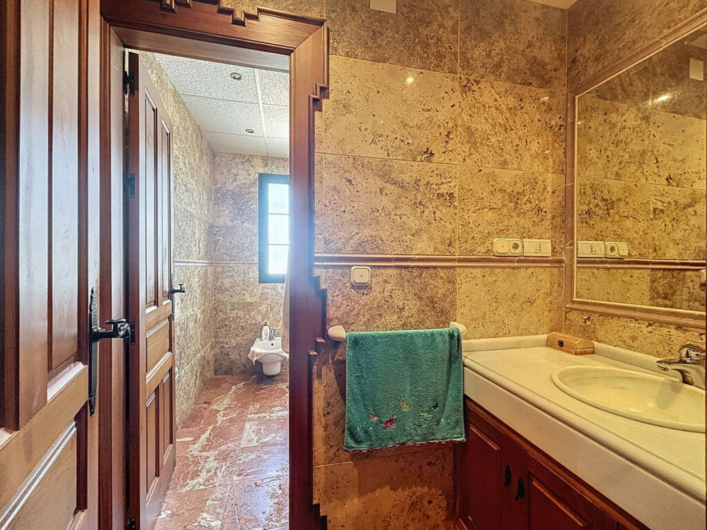 Detached Villa La Viñuela Málaga - image 30