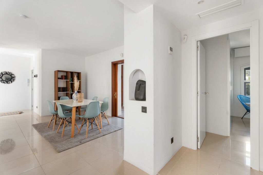 Middle Floor Apartment Puerto Banús Málaga - image 30