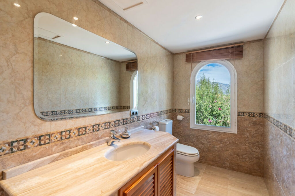 Detached Villa Benahavís Málaga - image 30