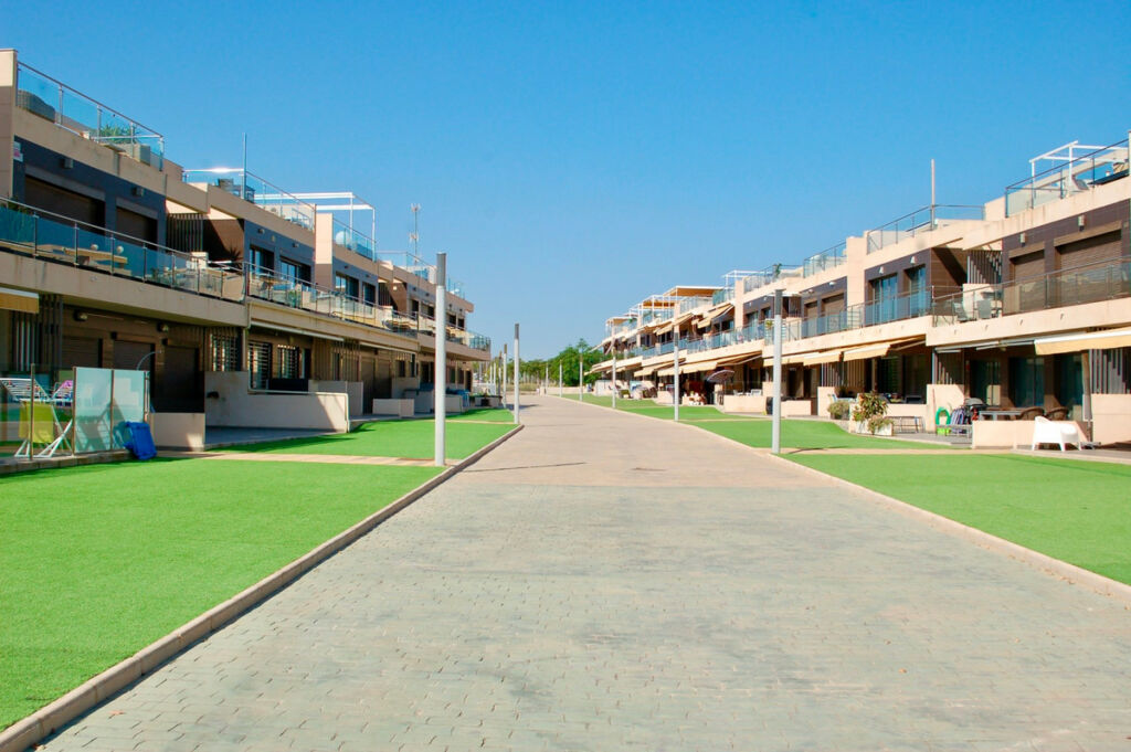 Bungalow Mil Palmeras Alicante - image 30