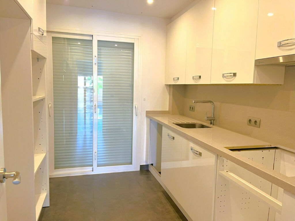 Middle Floor Apartment Estepona Málaga - image 30