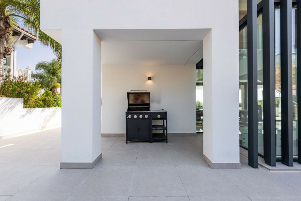 Detached Villa Estepona Málaga - image 29