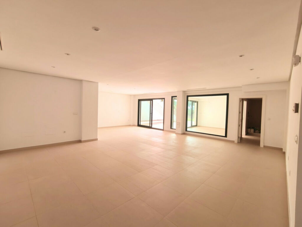 Detached Villa Sotogrande Alto Cádiz - image 30