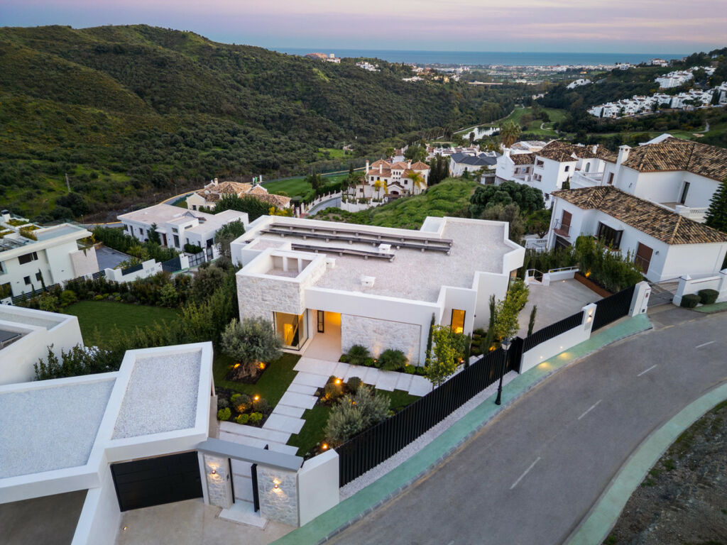 Detached Villa Benahavís Málaga - image 31