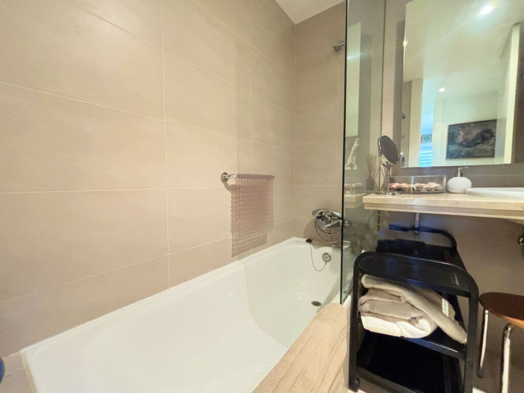 Penthouse La Duquesa Málaga - image 31
