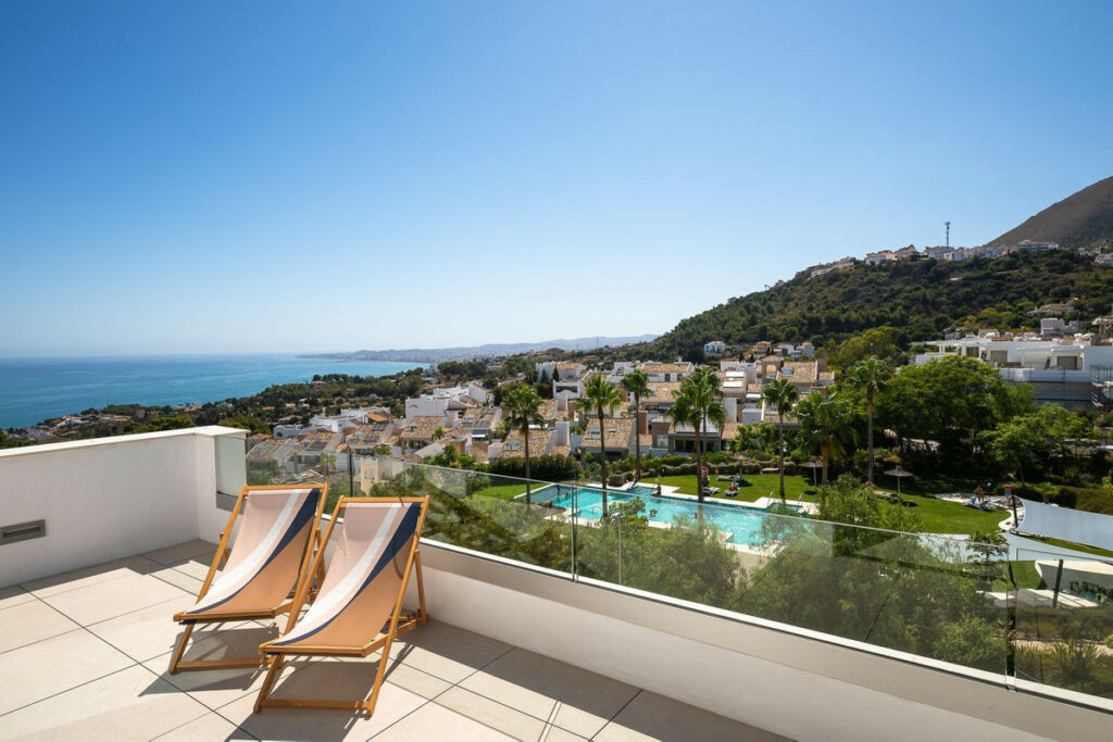 Detached Villa Benalmadena Pueblo Málaga - image 28