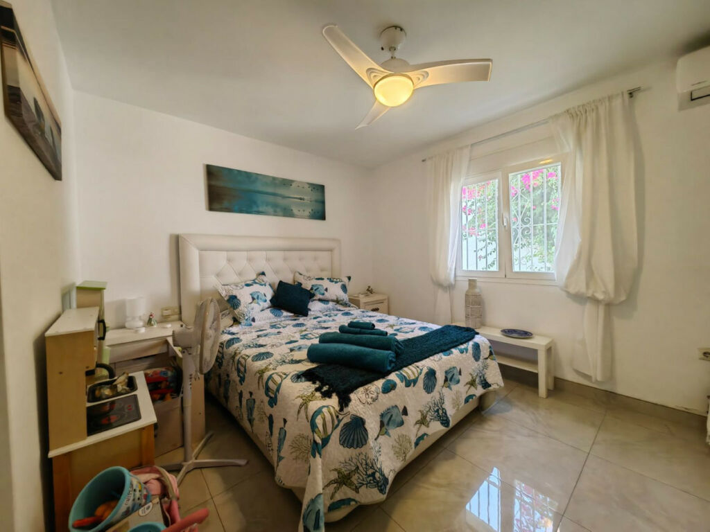 Detached Villa Estepona Málaga - image 31