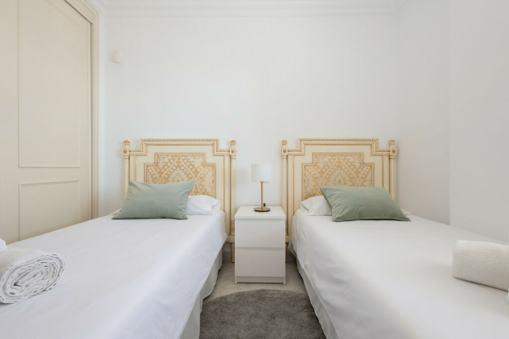 Middle Floor Apartment Puerto Banús Málaga - image 31