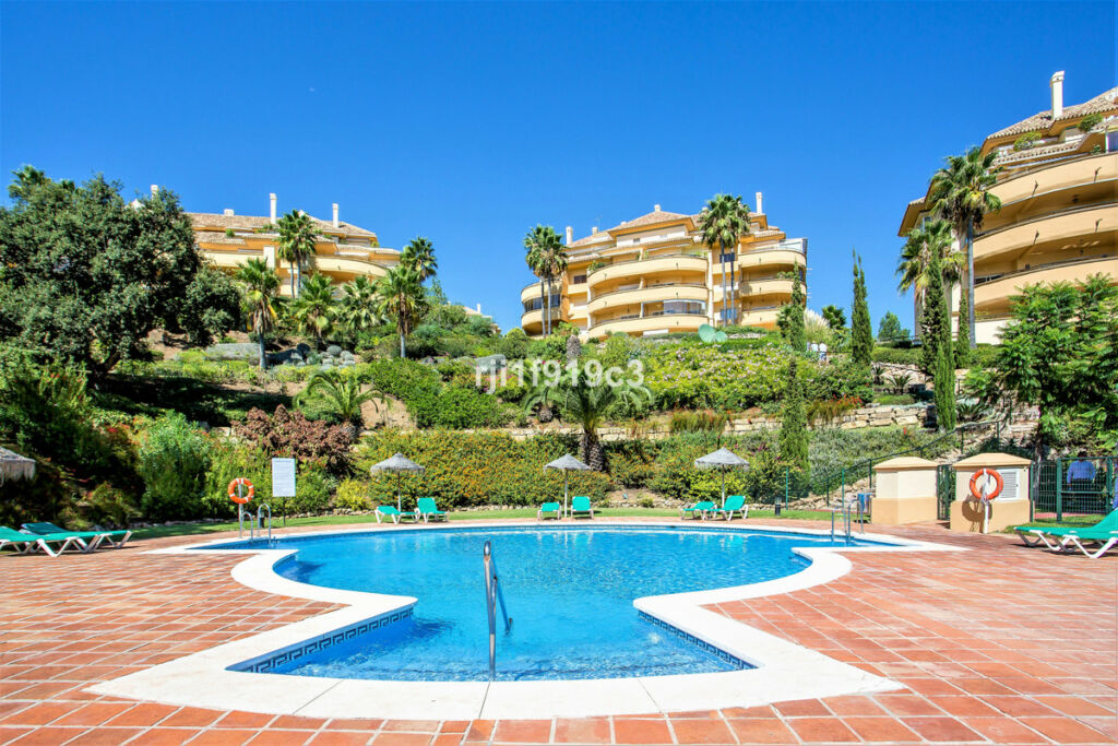 Middle Floor Apartment Elviria Málaga - image 31