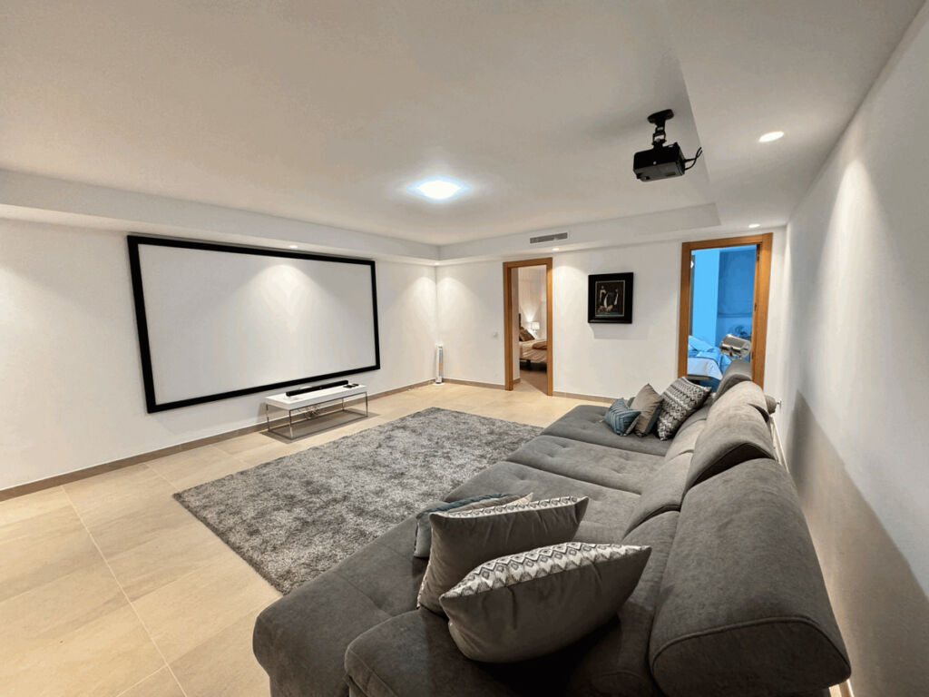 Detached Villa Estepona Málaga - image 31