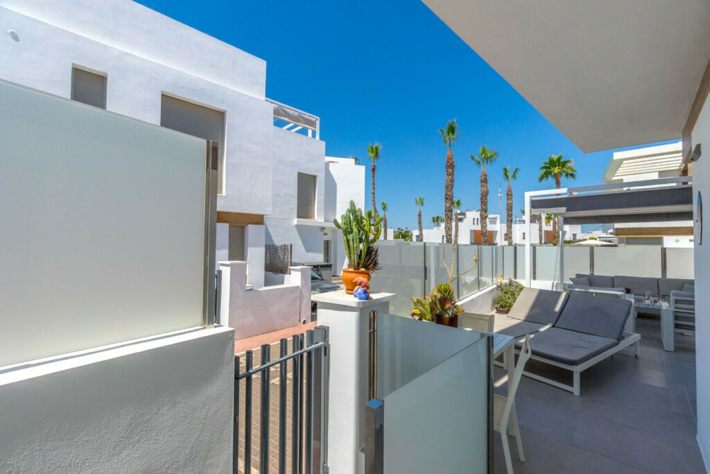 Detached Villa Villamartin Alicante - image 31