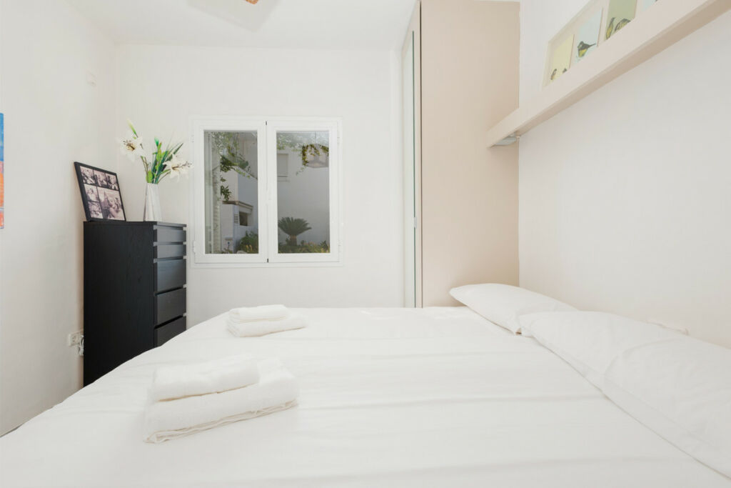 Middle Floor Apartment Bahía de Marbella Málaga - image 31
