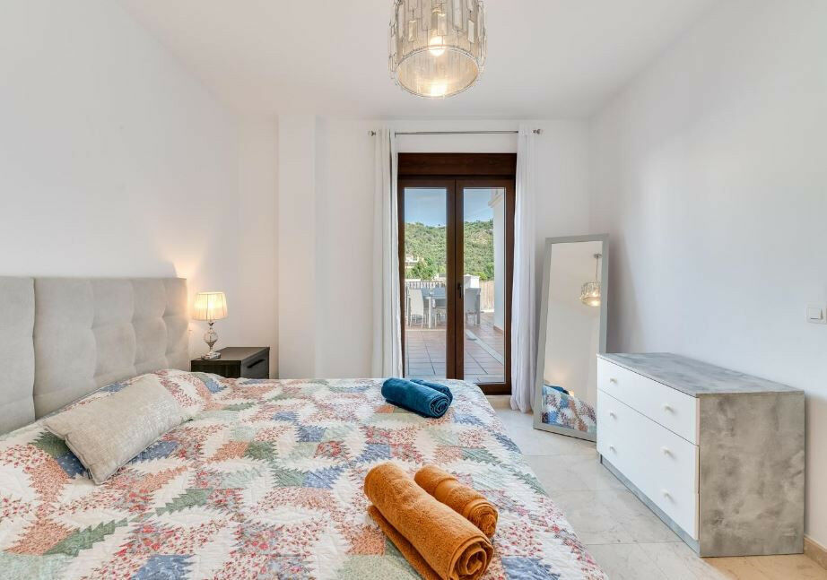 Middle Floor Apartment Benahavís Málaga - image 25