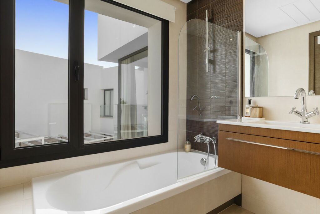 Detached Villa Benahavís Málaga - image 31