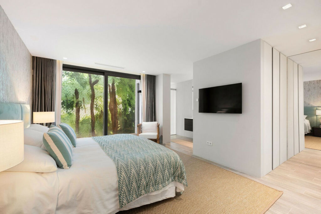 Detached Villa Nagüeles Málaga - image 31