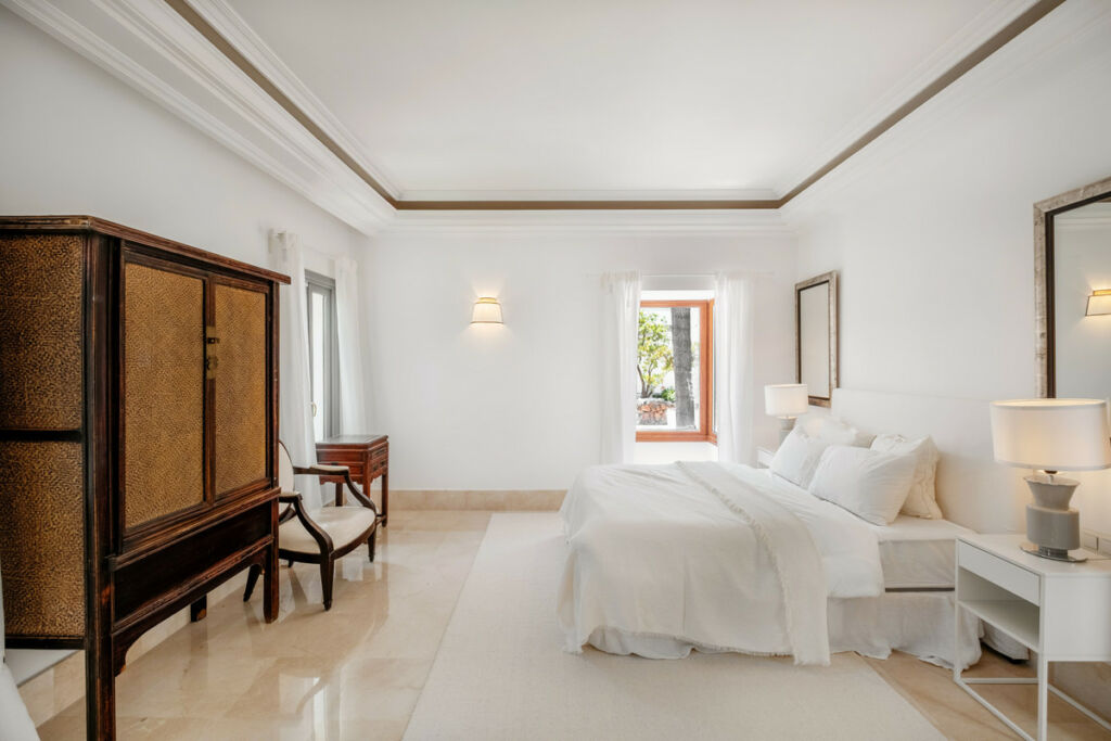 Detached Villa Aloha Málaga - image 31