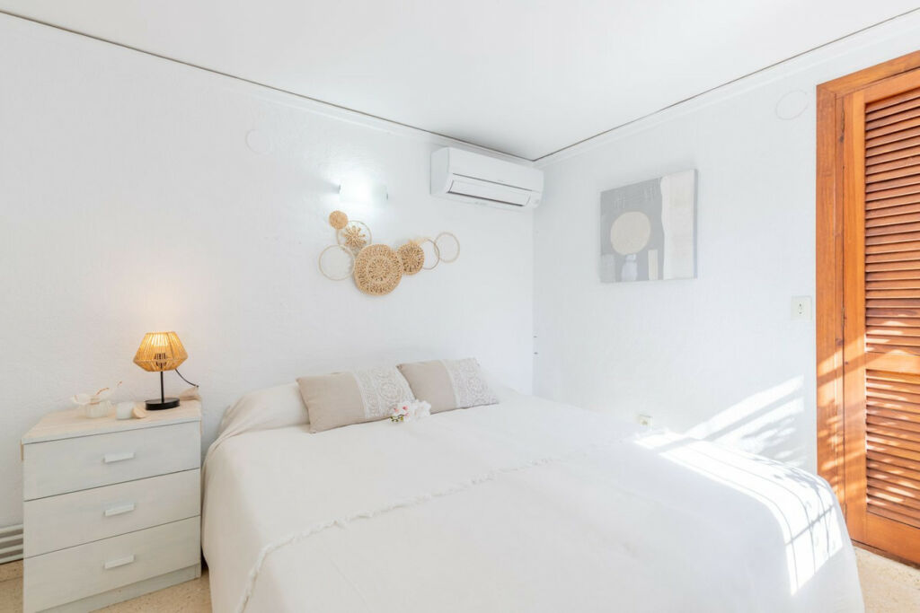 Detached Villa Moraira Alicante - image 31