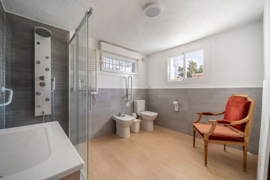 Detached Villa La Viñuela Málaga - image 31