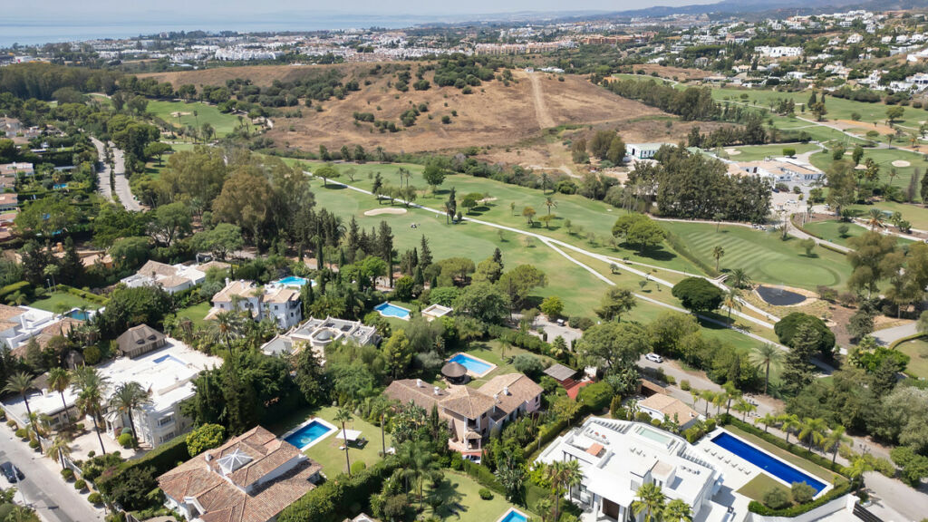 Detached Villa Estepona Málaga - image 31