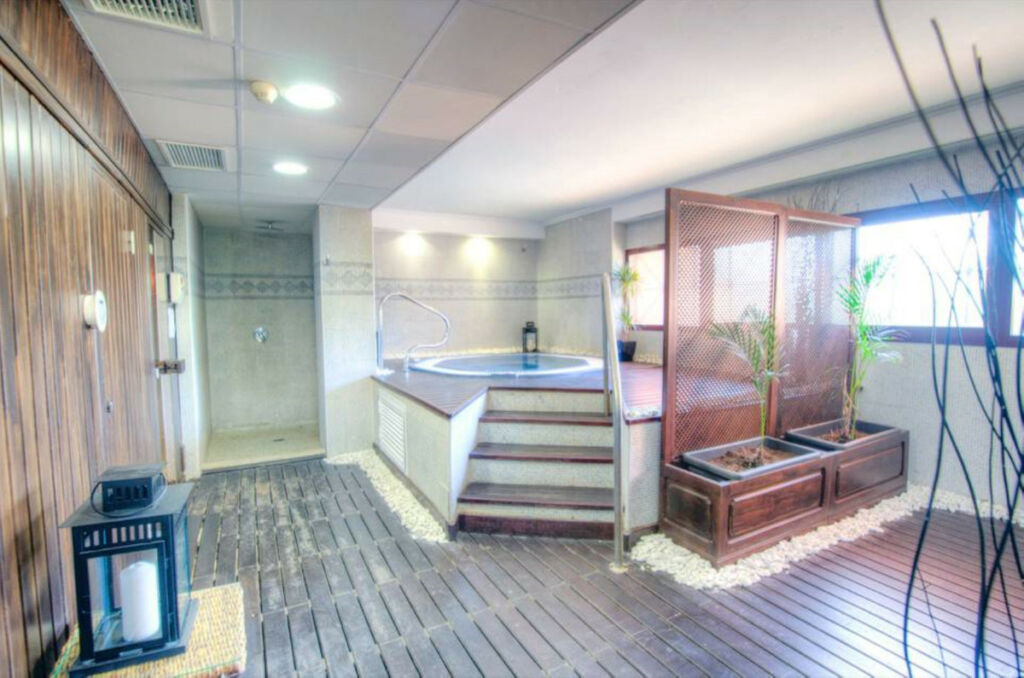 Ground Floor Apartment La Mairena Málaga - image 32