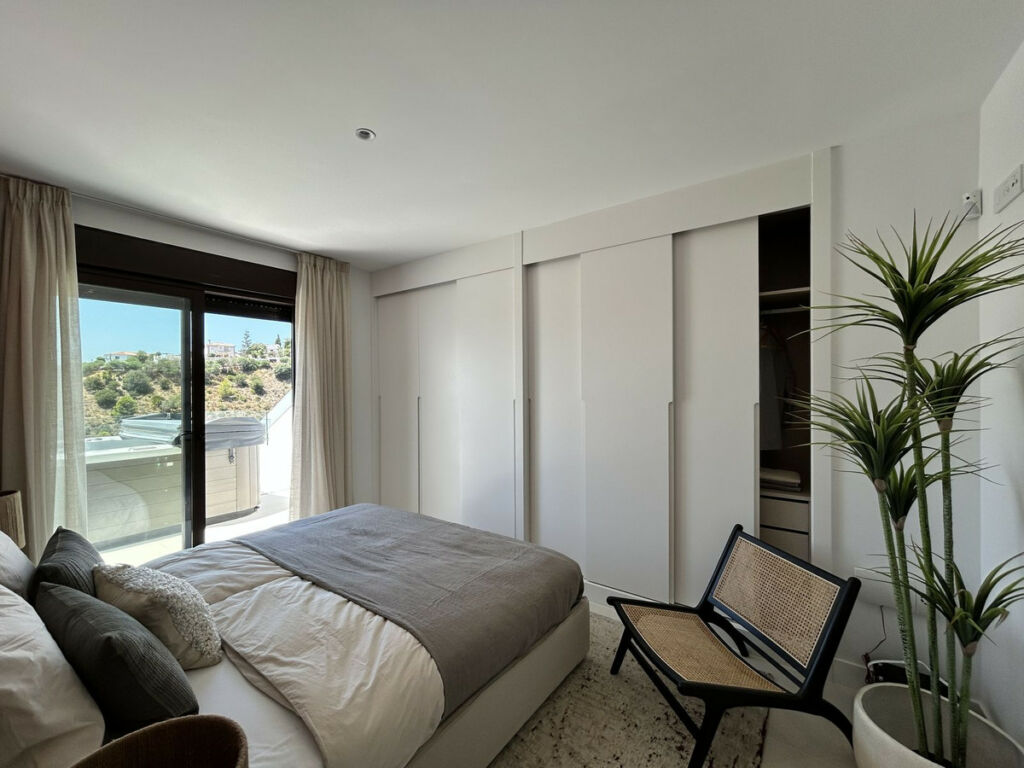 Penthouse Higueron Málaga - image 31
