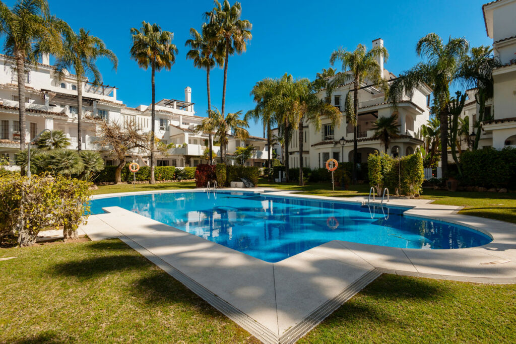 Ground Floor Apartment Nueva Andalucía Málaga - image 31