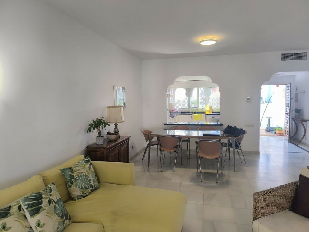 Middle Floor Apartment El Presidente Málaga - image 31