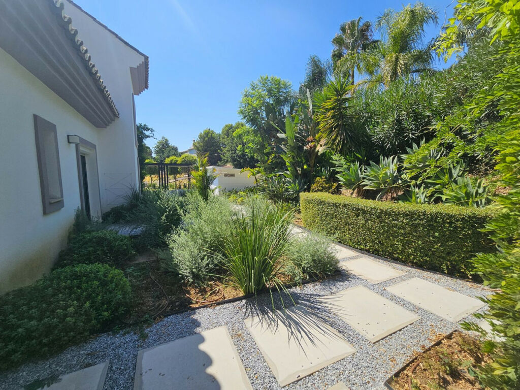Detached Villa Benahavís Málaga - image 28
