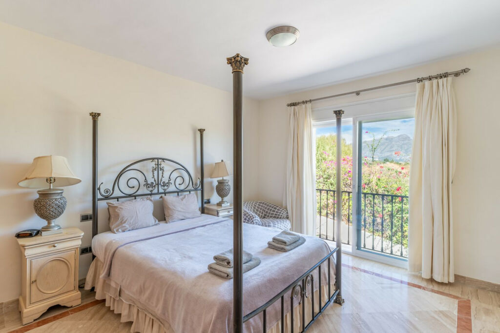 Detached Villa Benahavís Málaga - image 31