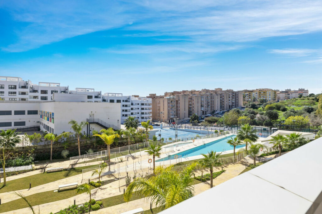 Middle Floor Apartment Estepona Málaga - image 31