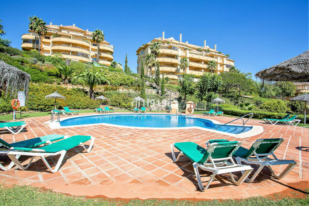 Middle Floor Apartment Elviria Málaga - image 32