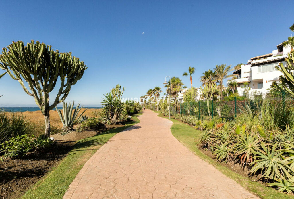 Penthouse Costalita Málaga - image 32