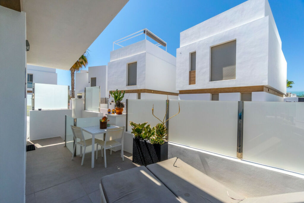 Detached Villa Villamartin Alicante - image 32