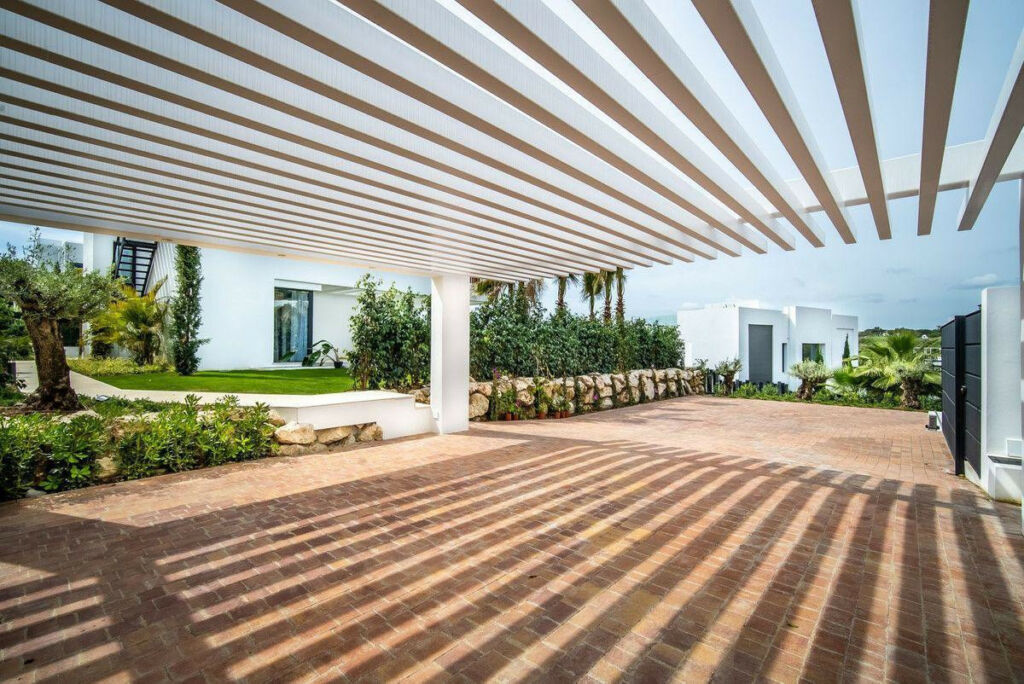 Detached Villa Nueva Andalucía Málaga - image 32