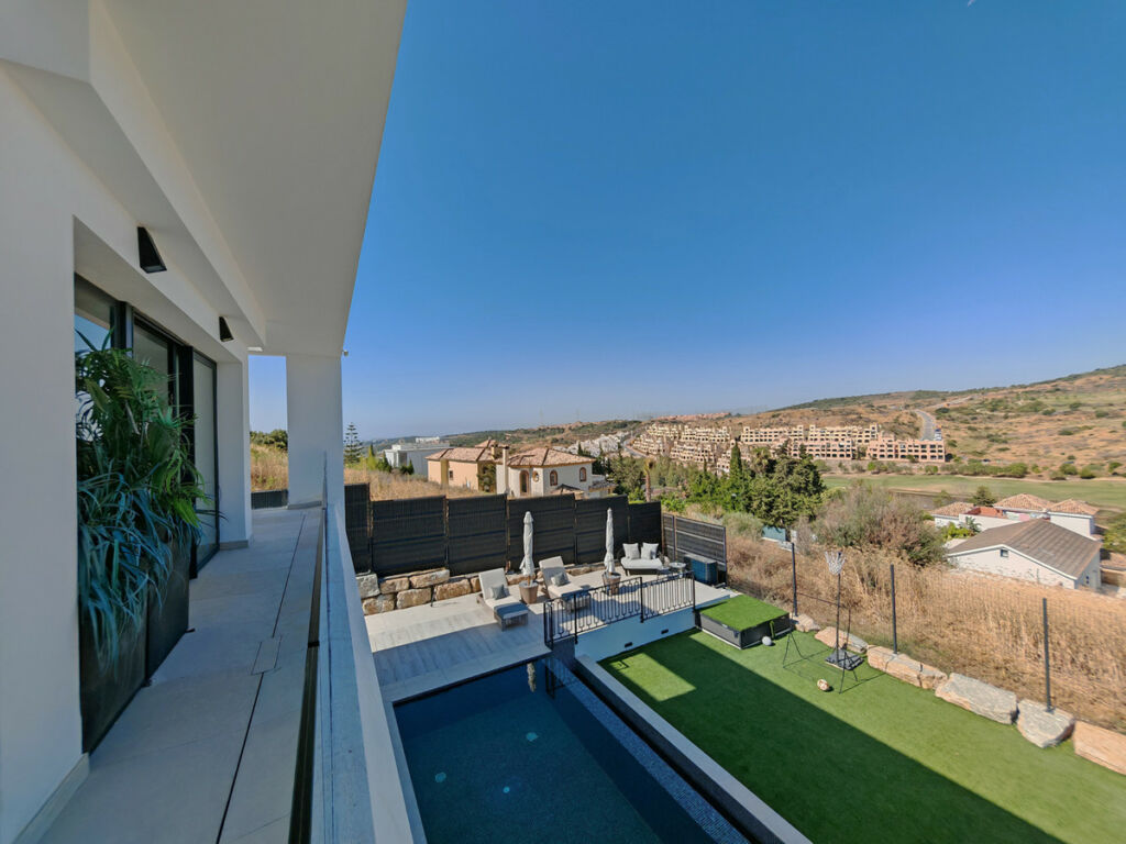 Detached Villa Estepona Málaga - image 32