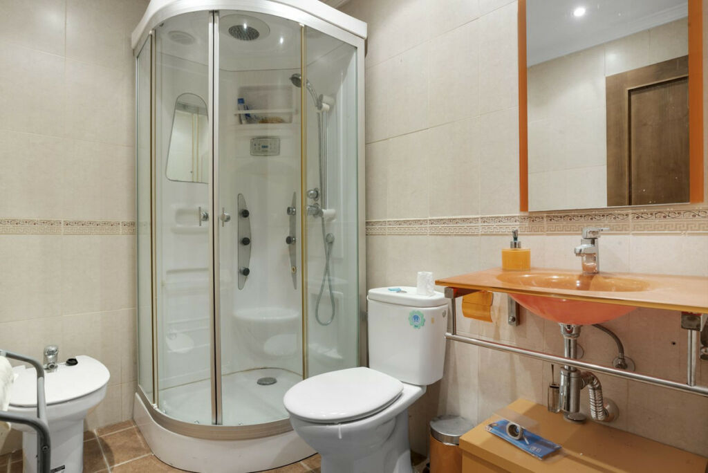 Detached Villa Estepona Málaga - image 32