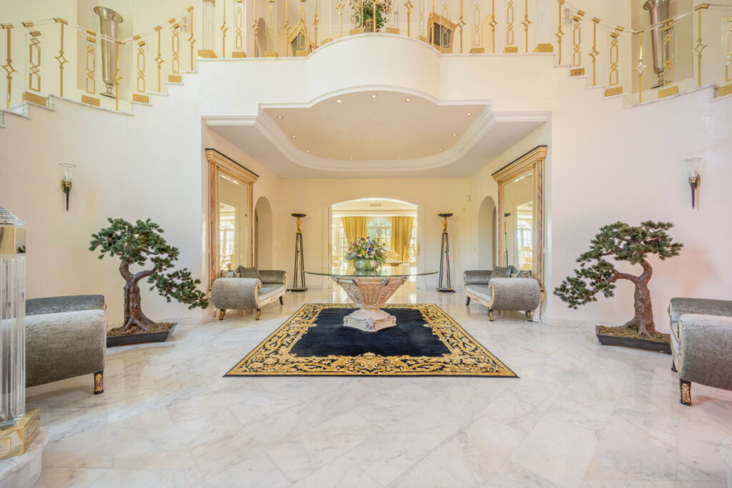 Detached Villa The Golden Mile Málaga - image 32