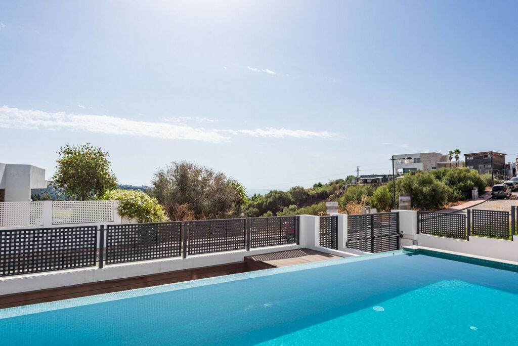 Detached Villa Estepona Málaga - image 31