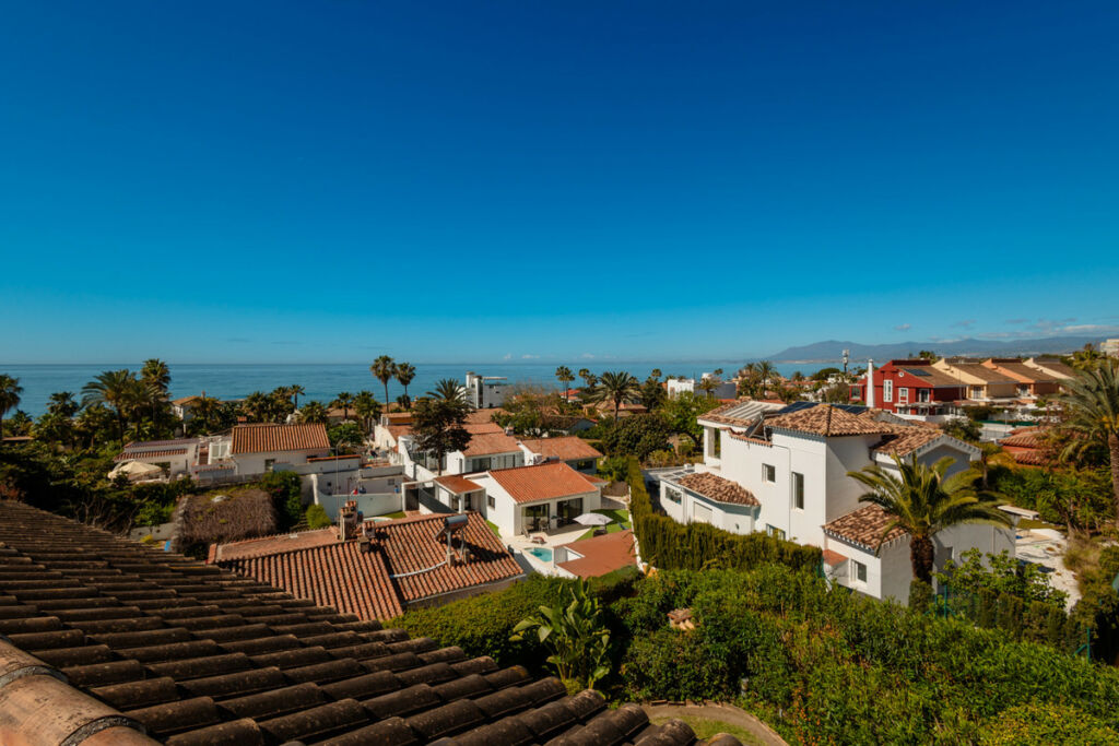 Penthouse Duplex Costabella Málaga - image 32
