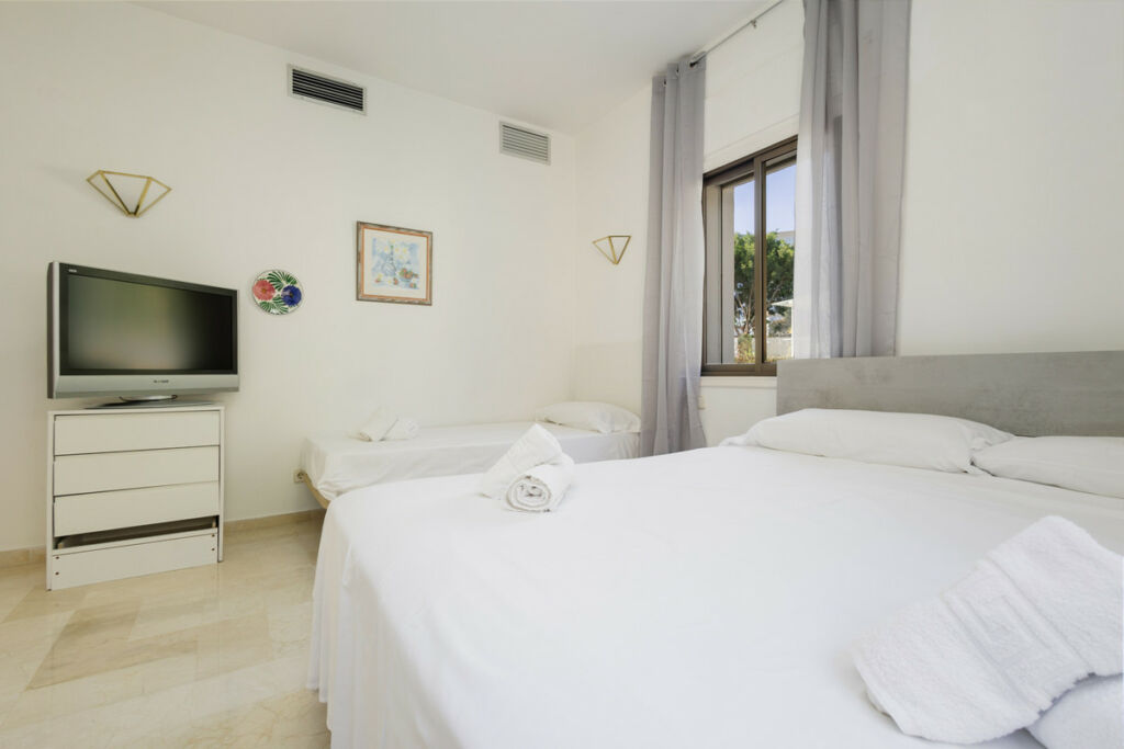 Detached Villa Las Chapas Málaga - image 32