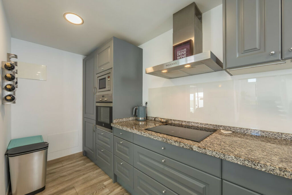Detached Villa Estepona Málaga - image 32