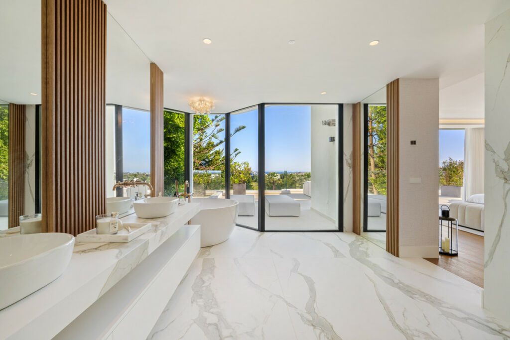 Detached Villa Nueva Andalucía Málaga - image 32