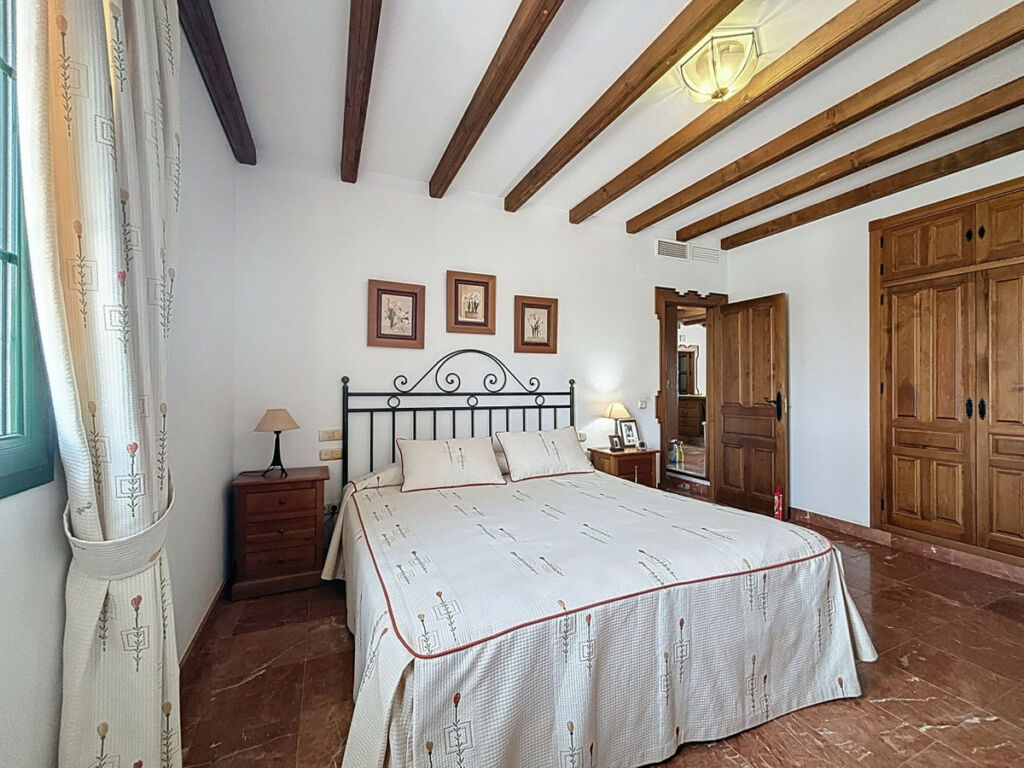Detached Villa La Viñuela Málaga - image 32