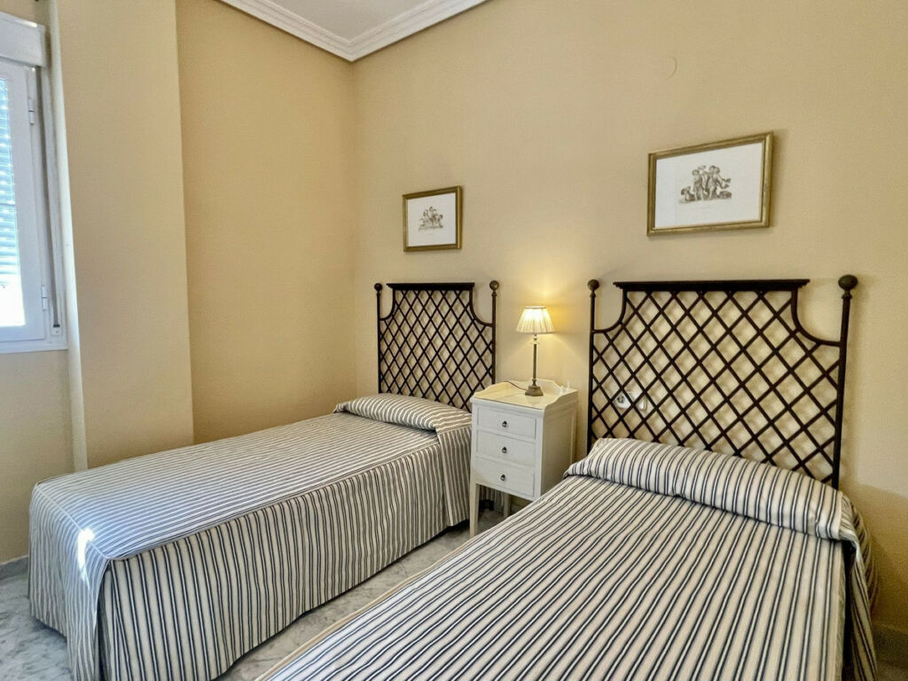 Ground Floor Apartment The Golden Mile Málaga - image 24