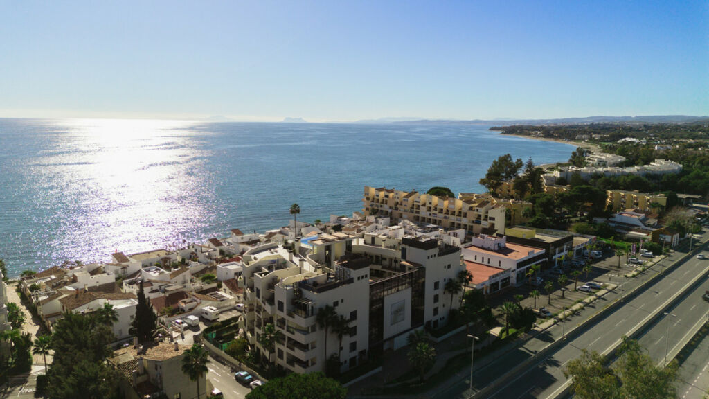 Middle Floor Apartment Estepona Málaga - image 32
