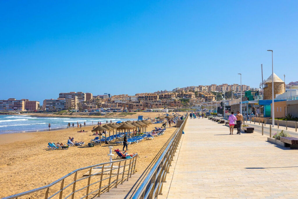 Middle Floor Apartment La Mata Alicante - image 32